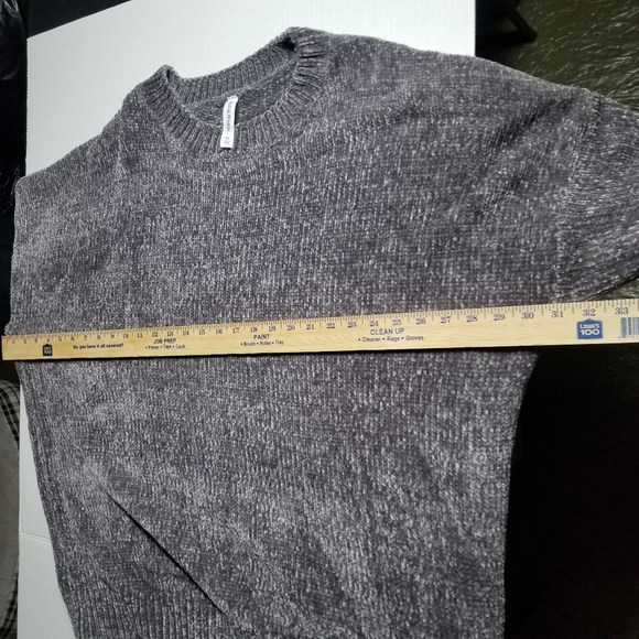 NWOT ZENANA PREMIUM WOMEN'S GRAY SWEATER SIZE 3X - Picture 6 of 8